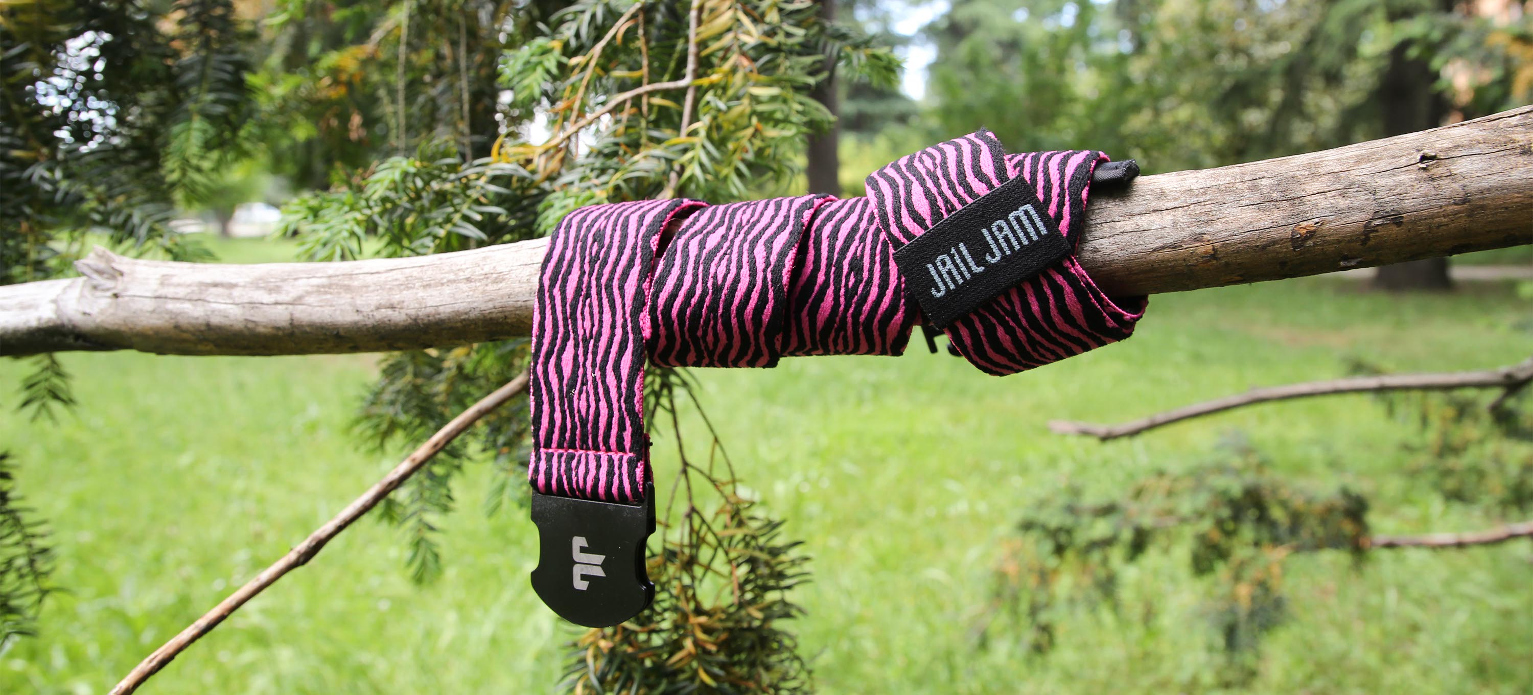 <h2>Belts and Braces</h2><p>Performance and safety start with the details. Durable, adjustable, and functional, they guarantee comfort and freedom of movement on every adventure.</p>